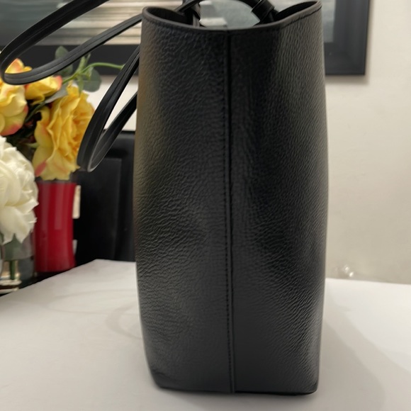 MICHEAL KORS IZZY LARGE TOTE HANDBAG WOMENS SIZE L - Picture 6 of 16